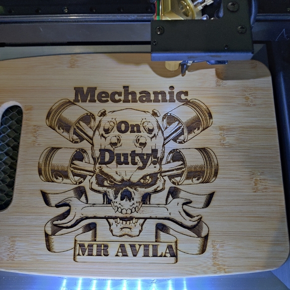 Skull head 12x9" cutting board - Picture 3 of 5